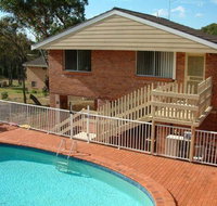 Canberra Cres 2E Burrill Lake Upstairs Apartment - Great Ocean Road Tourism
