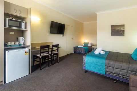 Caravilla Motor Inn - Great Ocean Road Tourism 1