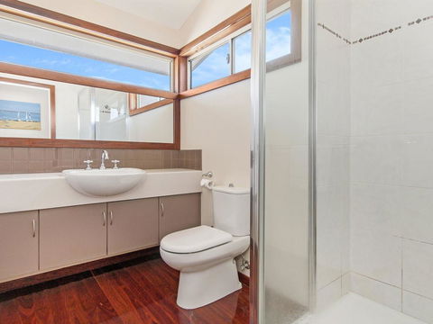 CASTWOOD VILLA No.2 - Great Ocean Road Tourism 1