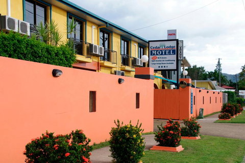 Cedar Lodge Motel - Great Ocean Road Tourism 0