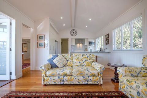 Central Cottage - Great Ocean Road Tourism 1