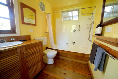 Cherry Plum Cottages - Great Ocean Road Tourism 0