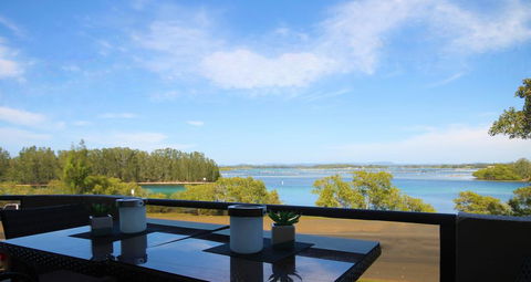 CHILL-OUT LAKESIDE @ FORSTER - Great Ocean Road Tourism 0