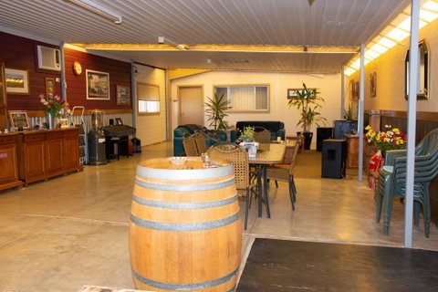 Chrissie's Dongara - Great Ocean Road Tourism 0