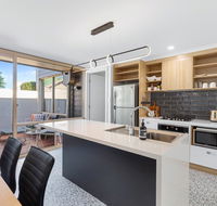 City Courtyard Apartment - Great Ocean Road Tourism