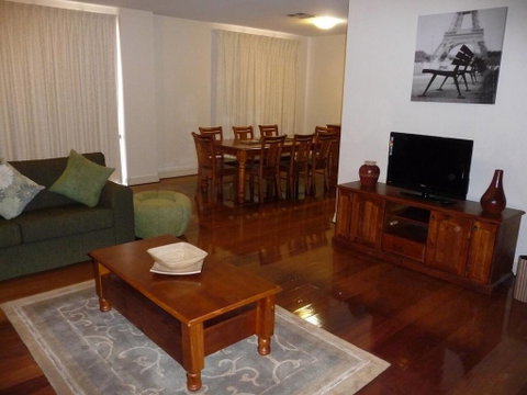 City Getaway 3 Bedroom Adelaide's East End - Great Ocean Road Tourism 2