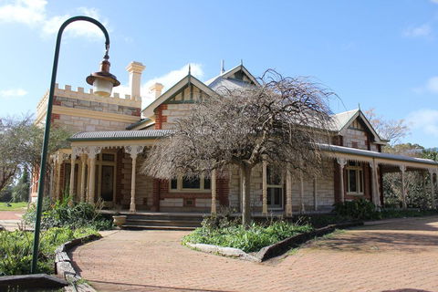 Cockburn House - Great Ocean Road Tourism 0