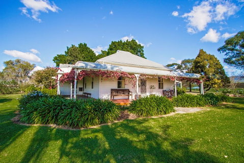 Cockfighters Ghost Vineyard Accommodation - Great Ocean Road Tourism 2