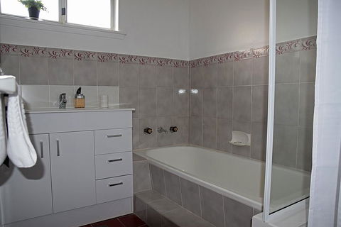 Cole House Apartments - Great Ocean Road Tourism 0