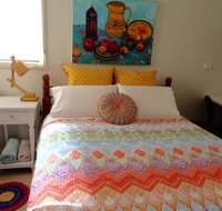 Colourful creative Artist house Glen Waverley - Great Ocean Road Tourism