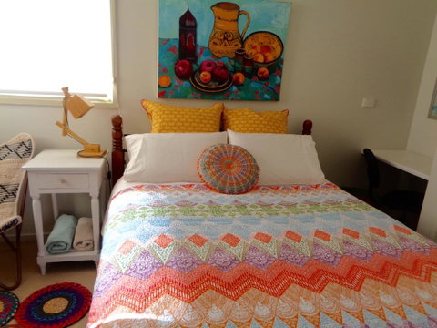 Colourful Creative Artist House Glen Waverley - Great Ocean Road Tourism 0