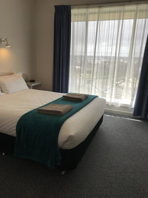 Comfort Inn The Lakes - Great Ocean Road Tourism 2