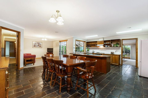 Comfort On Conns - Great Ocean Road Tourism 1