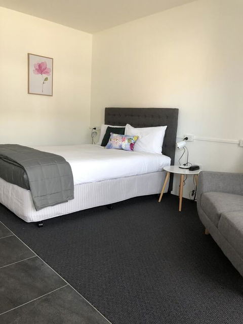 Commodore Motor Inn - Great Ocean Road Tourism 2