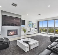 CONROE EXECUTIVE TOWNHOUSE - MODERN  STYLISH - Great Ocean Road Tourism