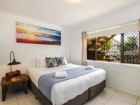 Contemporary 2 Bedroom Beachfront Apartment - Great Ocean Road Tourism 3