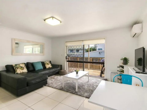 Contemporary 2 Bedroom Beachfront Apartment - Great Ocean Road Tourism 0