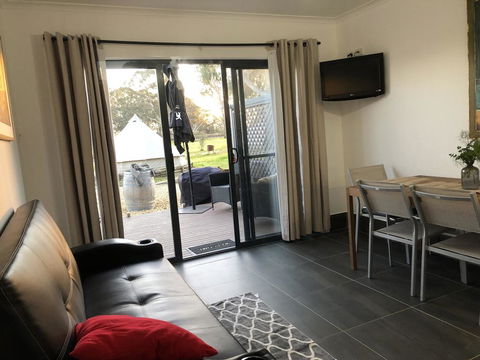 Coonawarra Cabins Unit B - Great Ocean Road Tourism 0