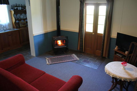 Coonawarra's Pyrus Cottage - Great Ocean Road Tourism 1
