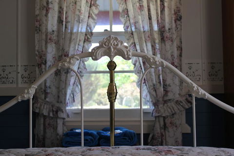 Coonawarra's Pyrus Cottage - Great Ocean Road Tourism 2