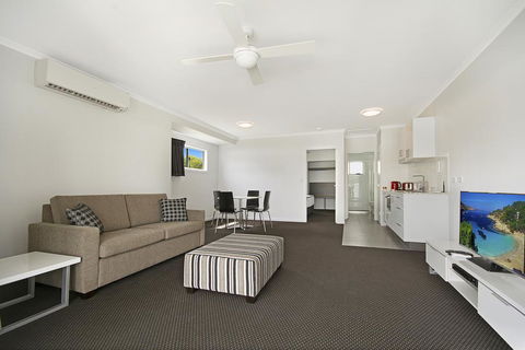 Cooroy Luxury Motel Apartments - Great Ocean Road Tourism 0