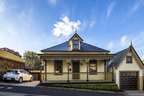 Corinda Contemporary - Great Ocean Road Tourism 0