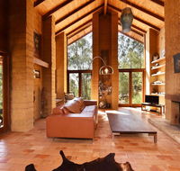 Corymbia Cottage - unique quirky private a guest favourite - Great Ocean Road Tourism