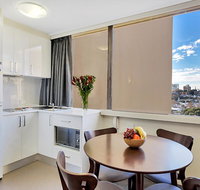 Cosmopolitan apartment at College St - Great Ocean Road Tourism