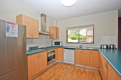 Cosmopolitan Apartments - Great Ocean Road Tourism 3