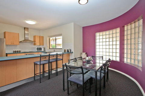 Cosmopolitan Apartments - Great Ocean Road Tourism 1