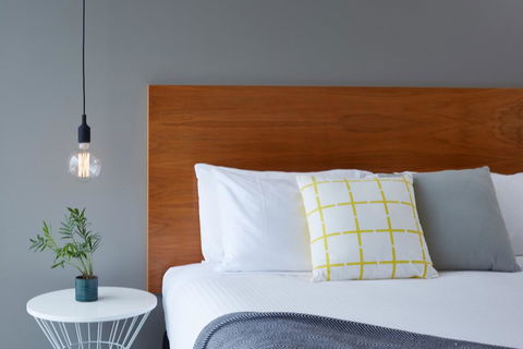 Cosmopolitan Hotel Melbourne - Great Ocean Road Tourism 0