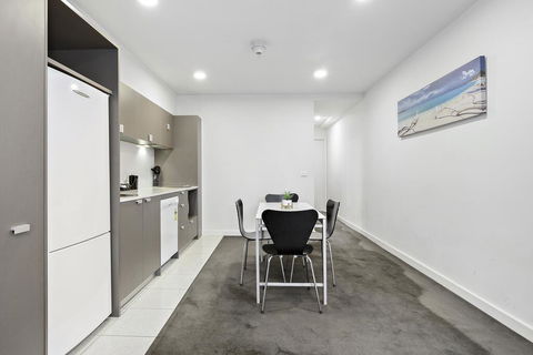 Cosmopolitan Hotel Melbourne - Great Ocean Road Tourism 1