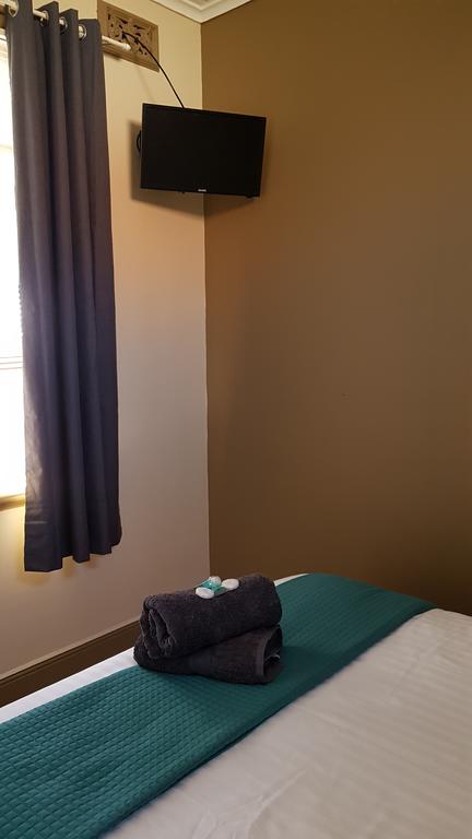 Courthouse Hotel - Great Ocean Road Tourism 1