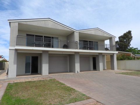 Cowell Holiday Accommodation With Harbour Views - Great Ocean Road Tourism 0