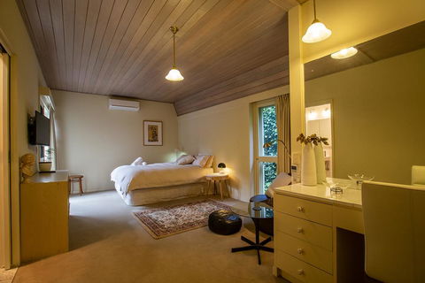 Cygnet, Studio On Sturt - Great Ocean Road Tourism 2