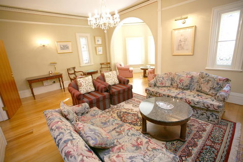 Darcy's Hotel - Great Ocean Road Tourism 2