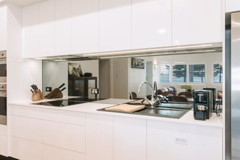Deco Beach Luxury Apartments - Great Ocean Road Tourism 2