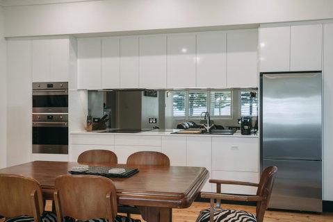 Deco Beach Luxury Apartments - Great Ocean Road Tourism 3