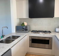Delicate and Peaceful Bundoora Townhouse 10 - Great Ocean Road Tourism