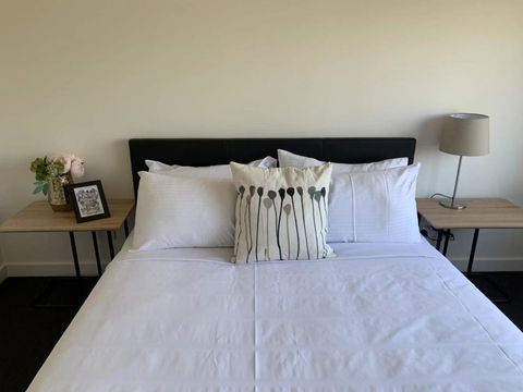 Delicate And Peaceful Bundoora Townhouse 11-R3 - Great Ocean Road Tourism 0