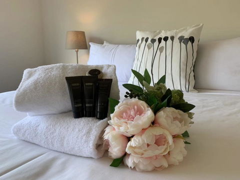 Delicate And Peaceful Bundoora Townhouse 13-R3 - Great Ocean Road Tourism 0