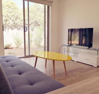 Delicate and Peaceful Bundoora Townhouse 20-R4 - Great Ocean Road Tourism