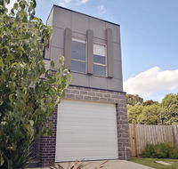 Delicate and Peaceful Bundoora Townhouse 7-R4 - Great Ocean Road Tourism