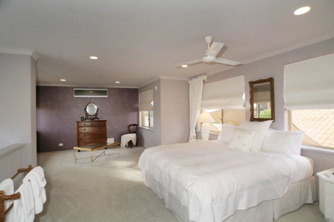 Dolphin 3 Bedroom House By Shoalwater Executive Homes - Great Ocean Road Tourism 2