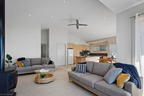 DRIFTWOOD VILLA - Free Wifi, Walk To Beach - Great Ocean Road Tourism 1