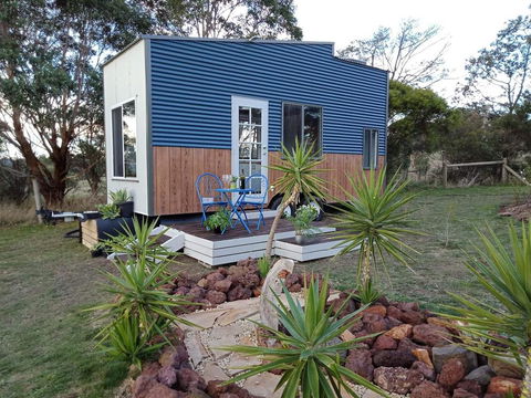Dyl & Lil's Tiny House On Wheels - Great Ocean Road Tourism 0