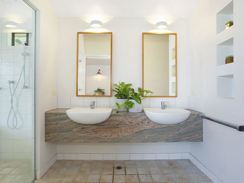 EAST COAST ESCAPES - Lighthouse Studio - Great Ocean Road Tourism 3