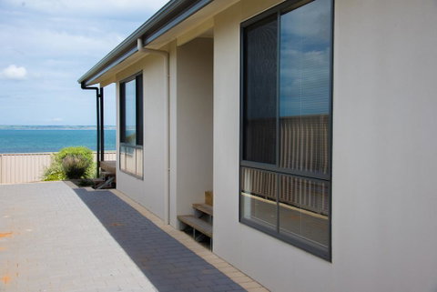 Edgewater Escape - Great Ocean Road Tourism 0