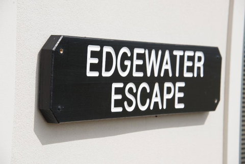 Edgewater Escape - Great Ocean Road Tourism 1