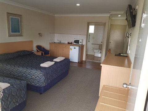 Edward Parry Motel And Apartments - Great Ocean Road Tourism 3